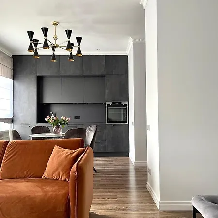 Danes23 - Self Check-in, Free Parking, Park And River View, Oldtown Apartment
